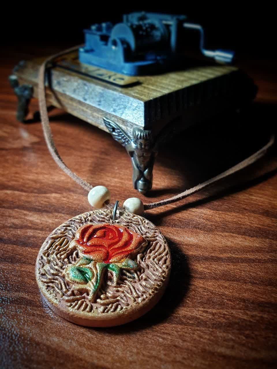 رومانتویی نقش برجسته سفال