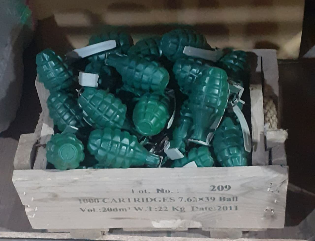 خرید نارنجک سبز (10عدد)– نماد غیرت و اتحاد در مراسم مذهبی و نظامی